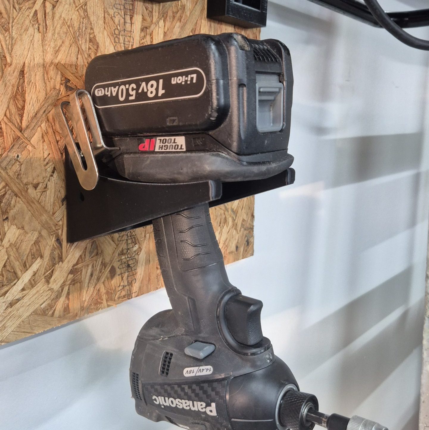 Seinäteline koneille ja laitteille - Image 3